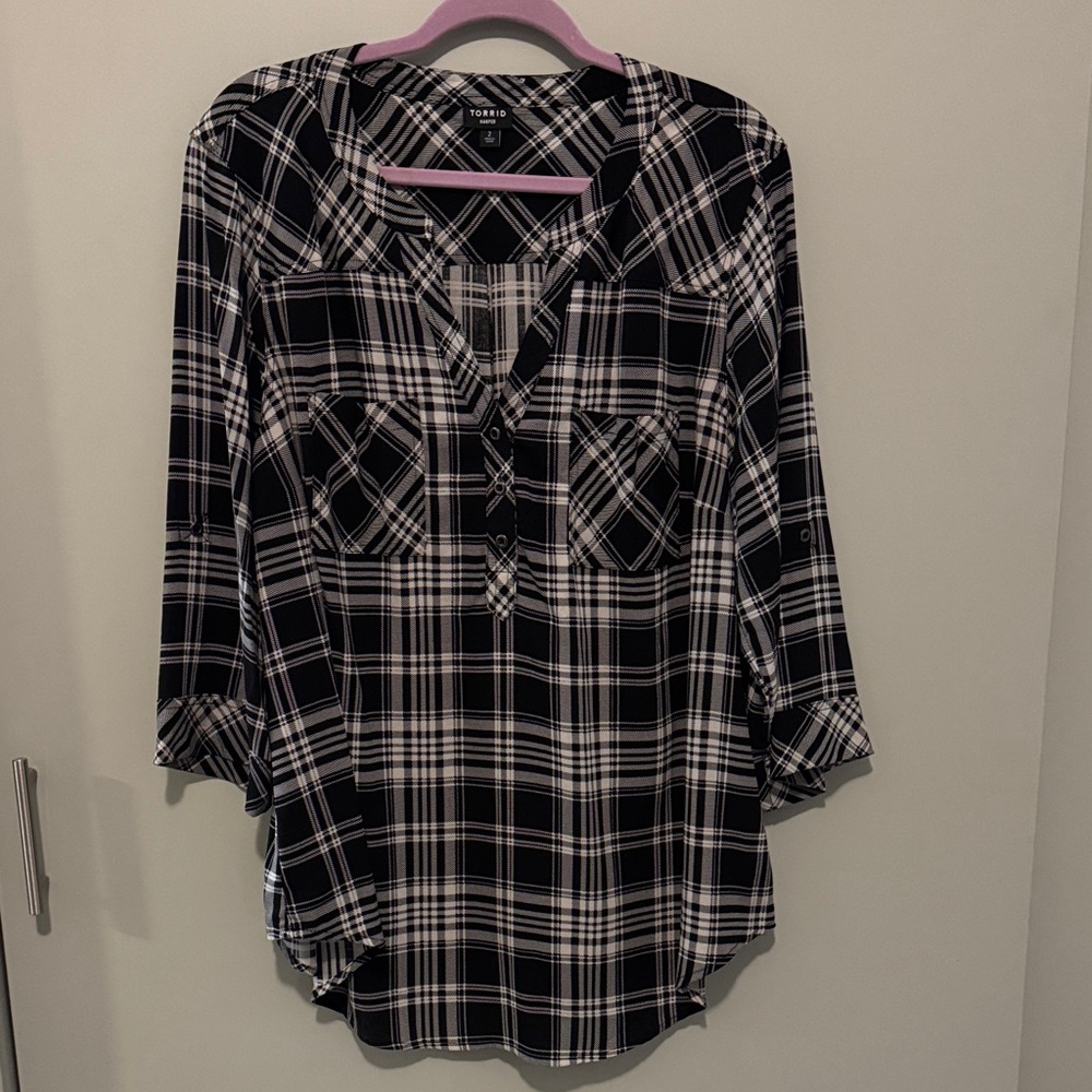 Torrid Black and White Plaid Button Down Shirt
